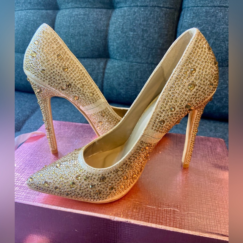 Brand New Never Worn Gold Rhinestone Embellished Pointy Toe Sparkly Heel Pumps